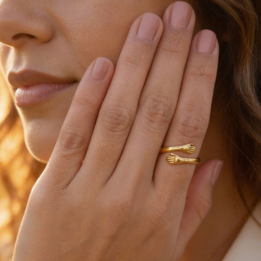 Hug Ring – Engraved “Hug to Mum”