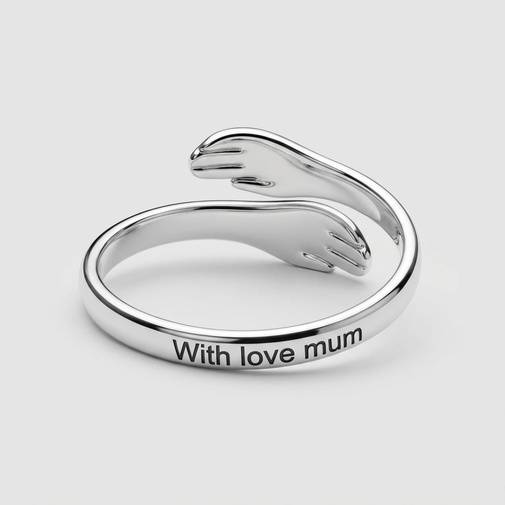 Hug Ring – Engraved “Hug to Mum”